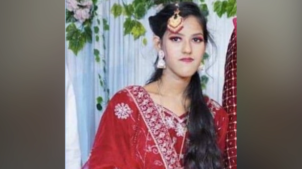 নিখোঁজ স্কুলছাত্রী মাহি আক্তার। ছবি : কালবেলা