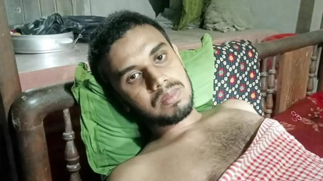 ছাত্র আন্দোলনে গুলিবিদ্ধ চকশিমুলীয়া গ্রামের আব্দুল কাদের। ছবি : কালবেলা