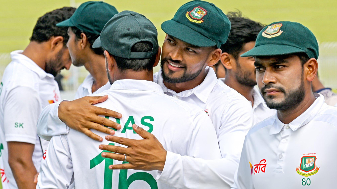 পাকিস্তানকে হোয়াইটওয়াশের পর টাইগারদের উল্লাস। ছবি : সংগৃহীত