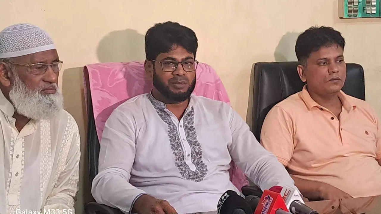 ব্যবসায়ীদের সংবাদ সম্মেলন। ছবি : কালবেলা