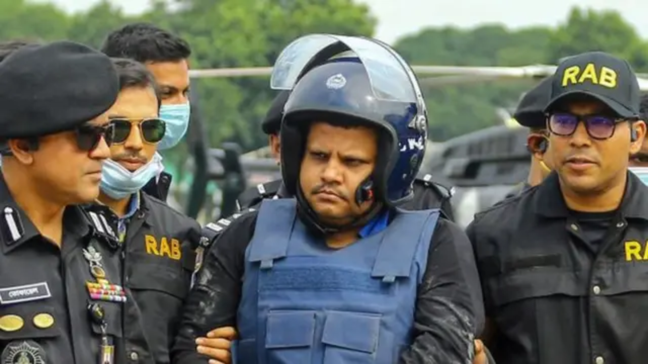 ২০২০ সালের ১৫ জুলাই সাহেদকে গ্রেপ্তার করে র্যাব। ছবি : সংগৃহীত