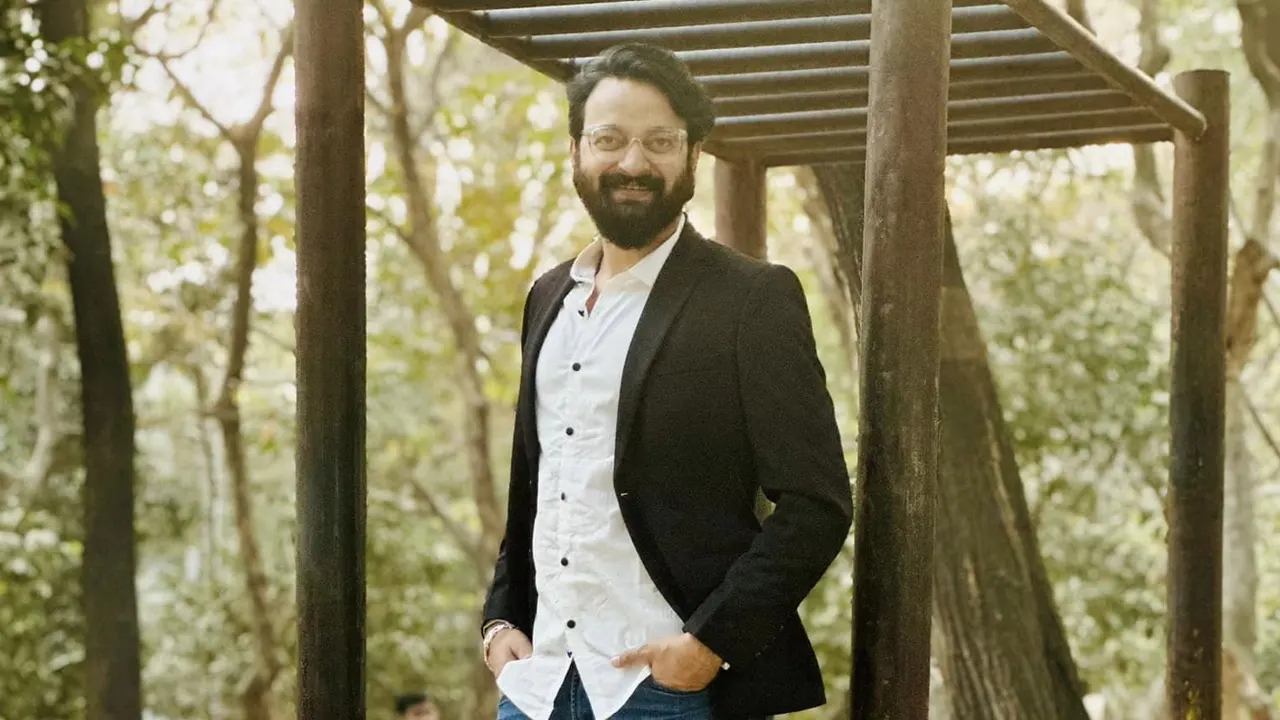 ‘আলো আসবেই’ গ্রুপ নিয়ে যা বললেন সাইমন সাদিক 