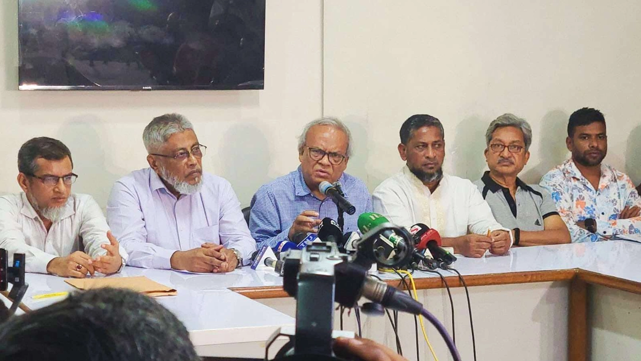 মিথ্যা বানোয়াট সংবাদ প্রকাশের প্রতিবাদে সংবাদ সম্মেলন। ছবি : কালবেলা
