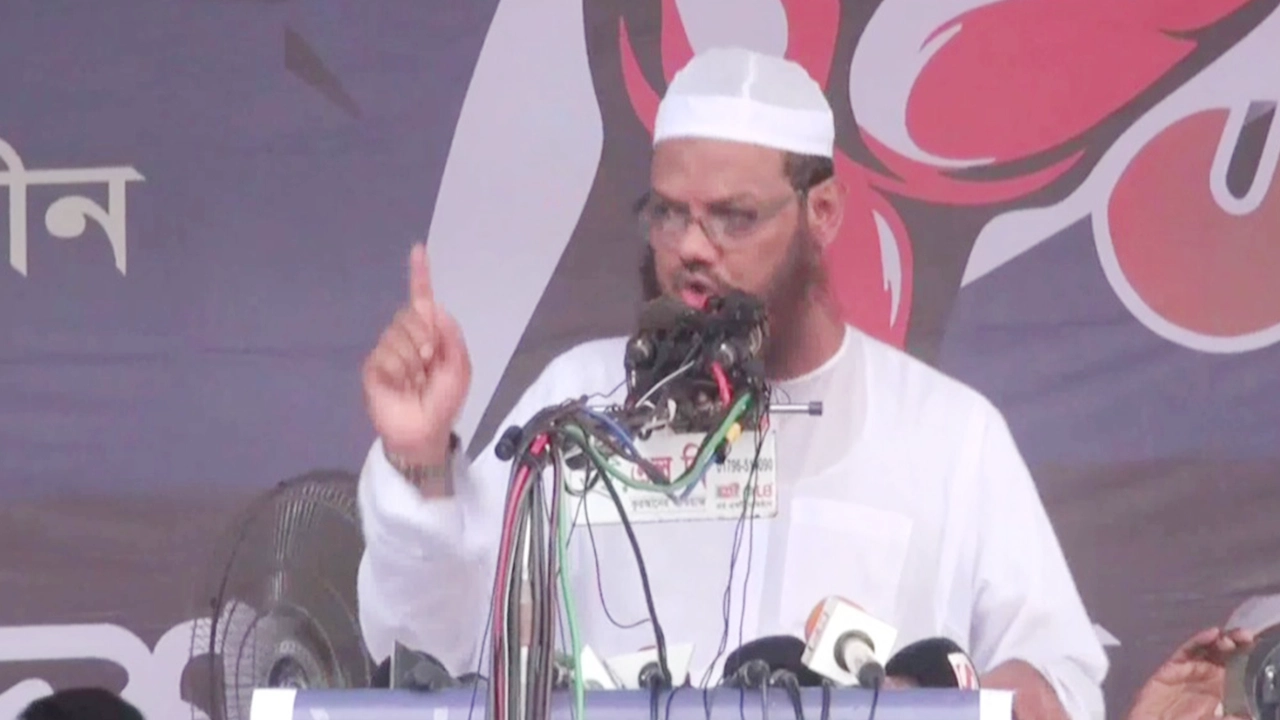 চরমোনাই পীর মুফতি সৈয়দ মুহাম্মদ ফয়জুল করিম। ছবি : কালবেলা