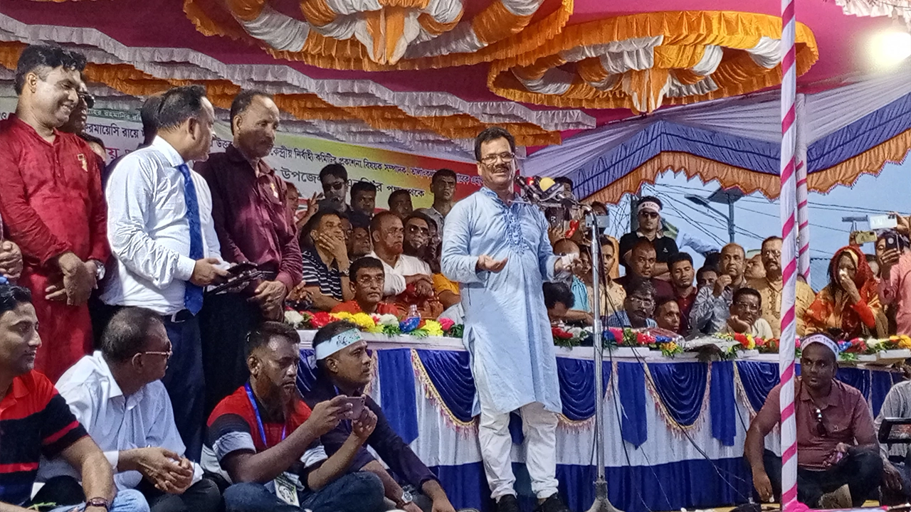 সাতক্ষীরার তালায় গণসংবর্ধনায় বিএনপির কেন্দ্রীয় প্রকাশনা সম্পাদক হাবিবুল ইসলাম হাবিব। কালবেলা