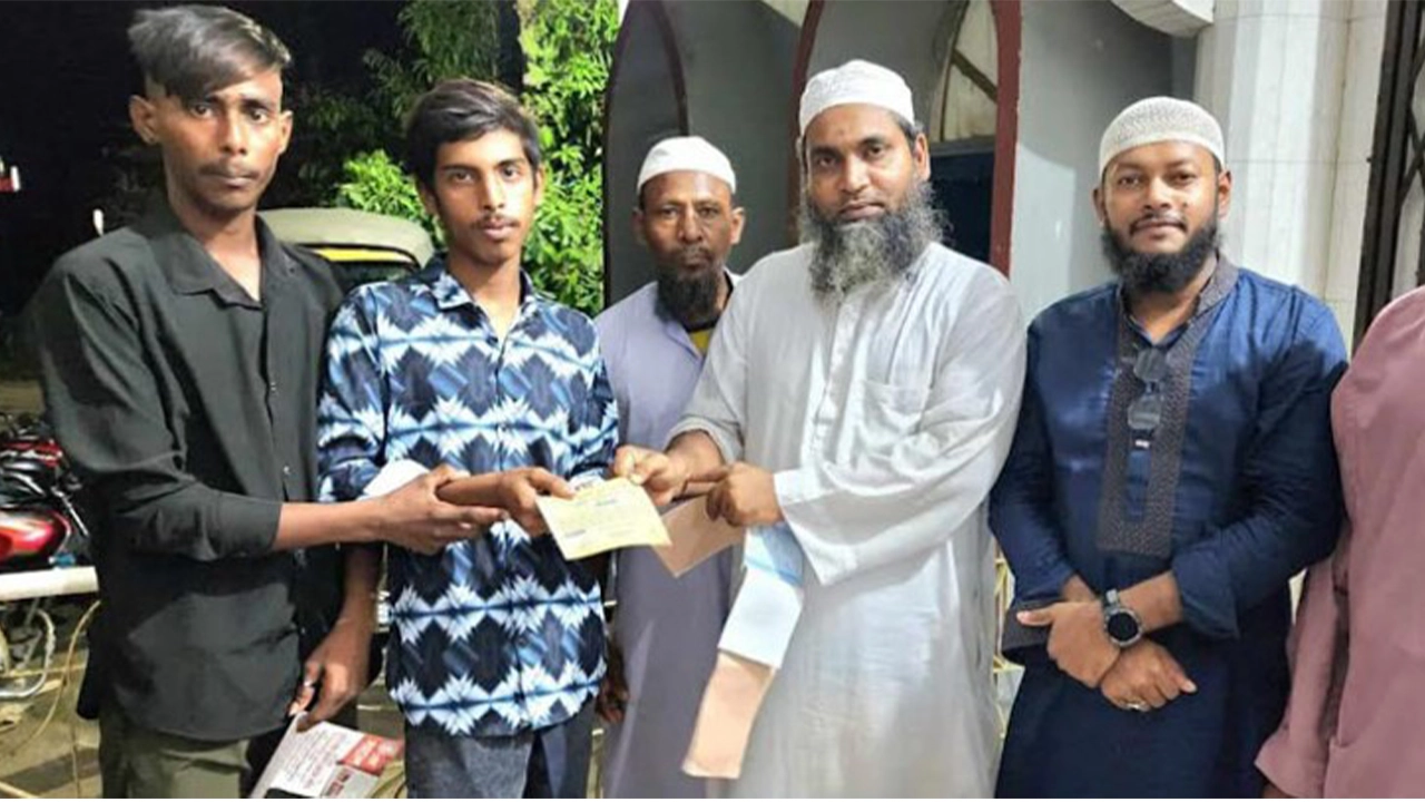 আগৈলঝাড়া উপজেলায় ইসলামী যুব আন্দোলনের সদস্য হলেন হিন্দু সম্প্রদায়ের ৩ যুবক। ছবি : কালবেলা