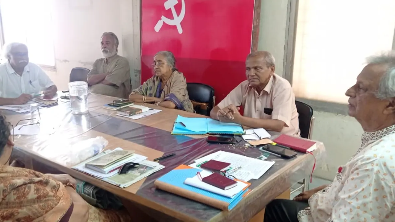 সিপিবির পক্ষে দলের প্রেসিডিয়ামের বৈঠকে এসব বিষয়ে আলোচনা হয়। ছবি : কালবেলা
