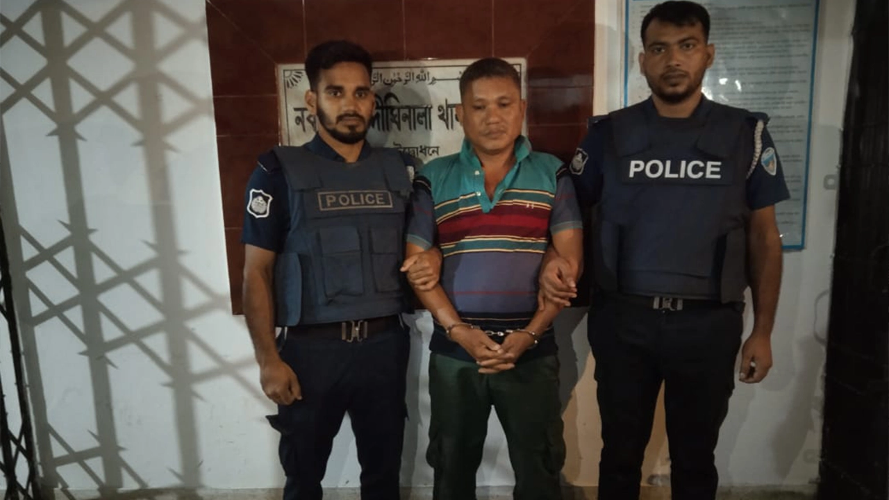 ইউনাইটেড পিপলস ডেমোক্রেটিক ফন্টের (ইউপিডিএফ) সদস্য সুজন চাকমা আটক। ছবি : কালবেলা