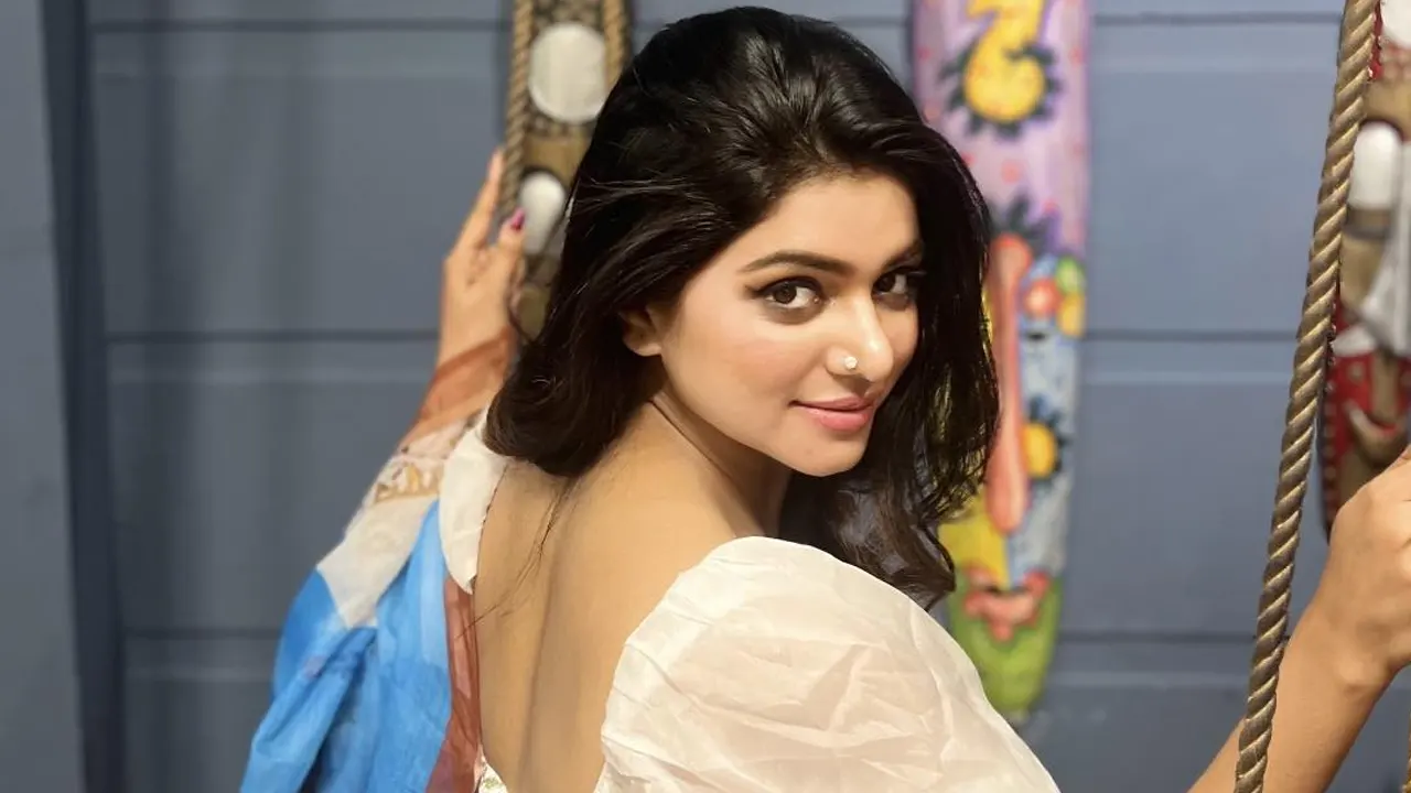 সোহানা সাবার রহস্যজনক স্ট্যাটাস 