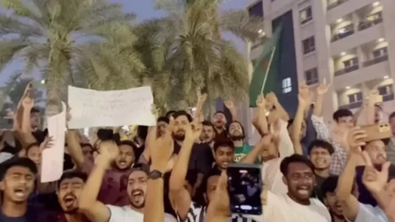 ছবি ভিডিও থেকে নেওয়া।