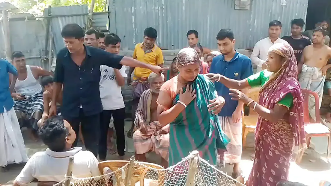 পুলিশি তদন্তের সময় বাদী পক্ষের এক মহিলার ওপর হামলার ঘটনা ঘটে। ছবি : কালবেলা
