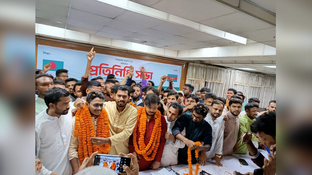 ছাত্র অধিকার পরিষদের সভাপতি ইয়ামিন, সম্পাদক নাজমুল। ছবি : কালবেলা