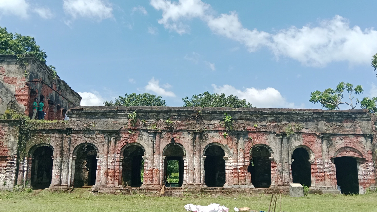 ইটাকুমারী জমিদার বাড়ি। ছবি : কালবেলা