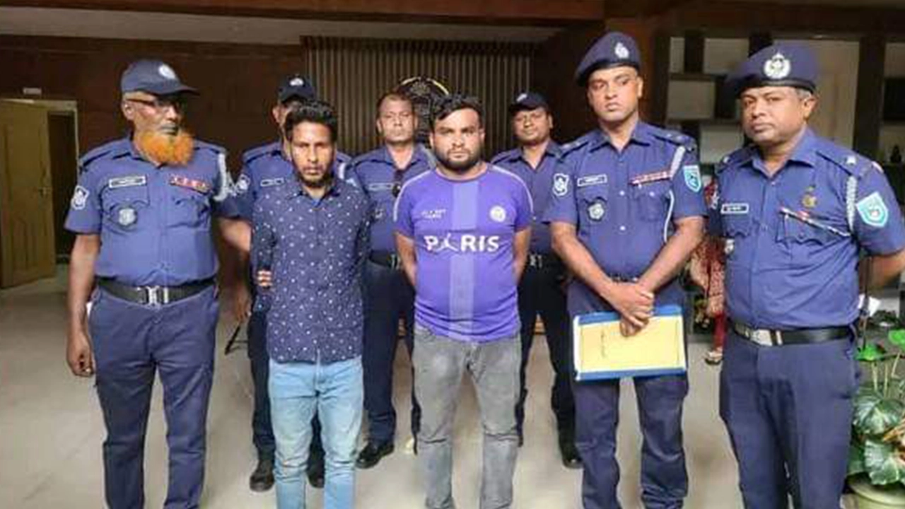 গ্রেপ্তারকৃত আসামিরা। ছবি : কালবেলা