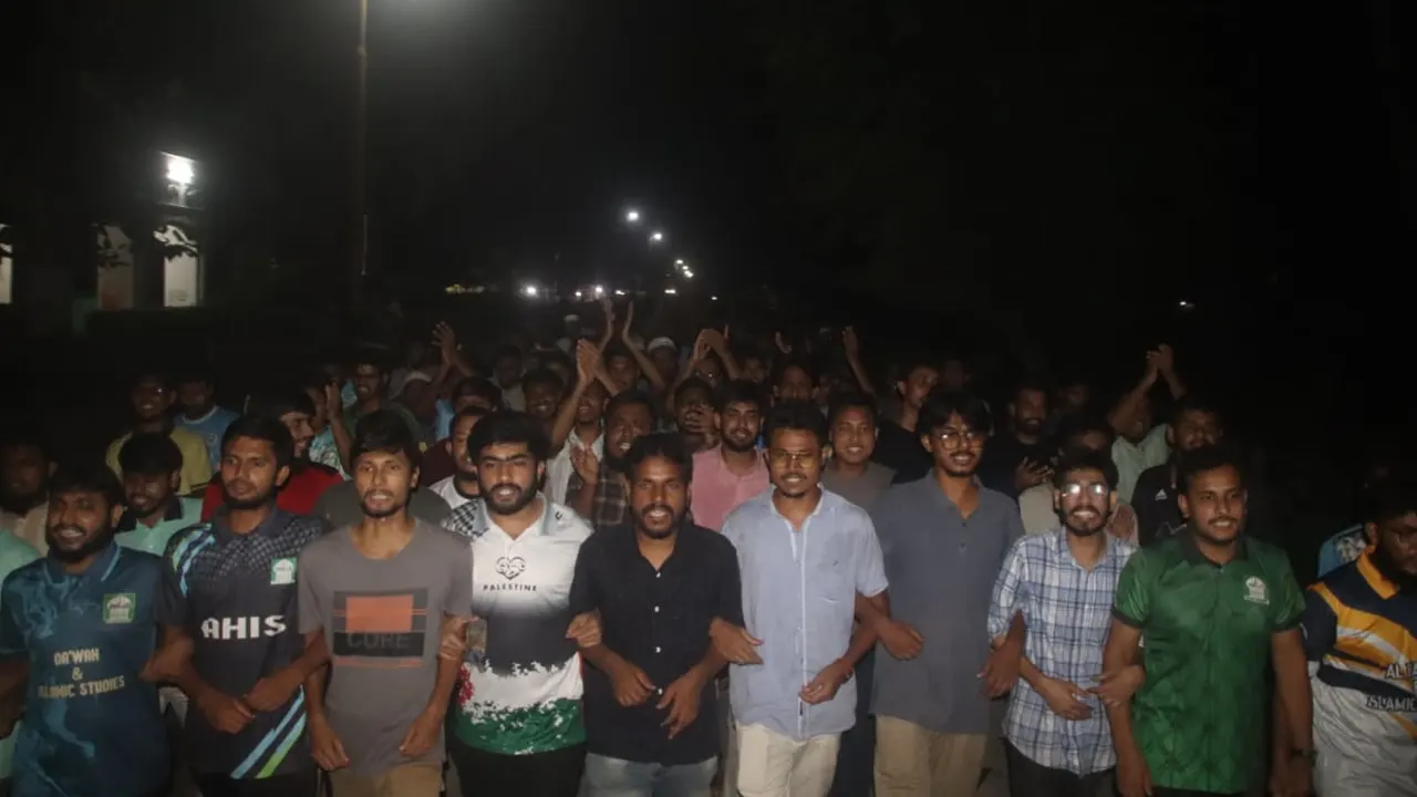 ঢাবি ও জাবিতে বিচারবহির্ভূত হত্যাকাণ্ডের প্রতিবাদে ইবিতে মিছিল। ছবি : কালবেলা