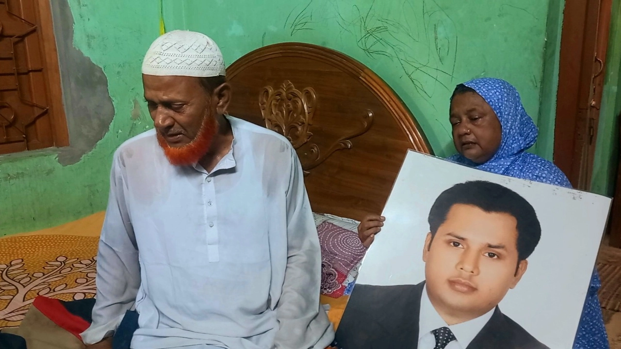 ফেসবুকে পোস্ট দিয়ে আ.লীগ নেতার রাজনীতি ছাড়ার ঘোষণা