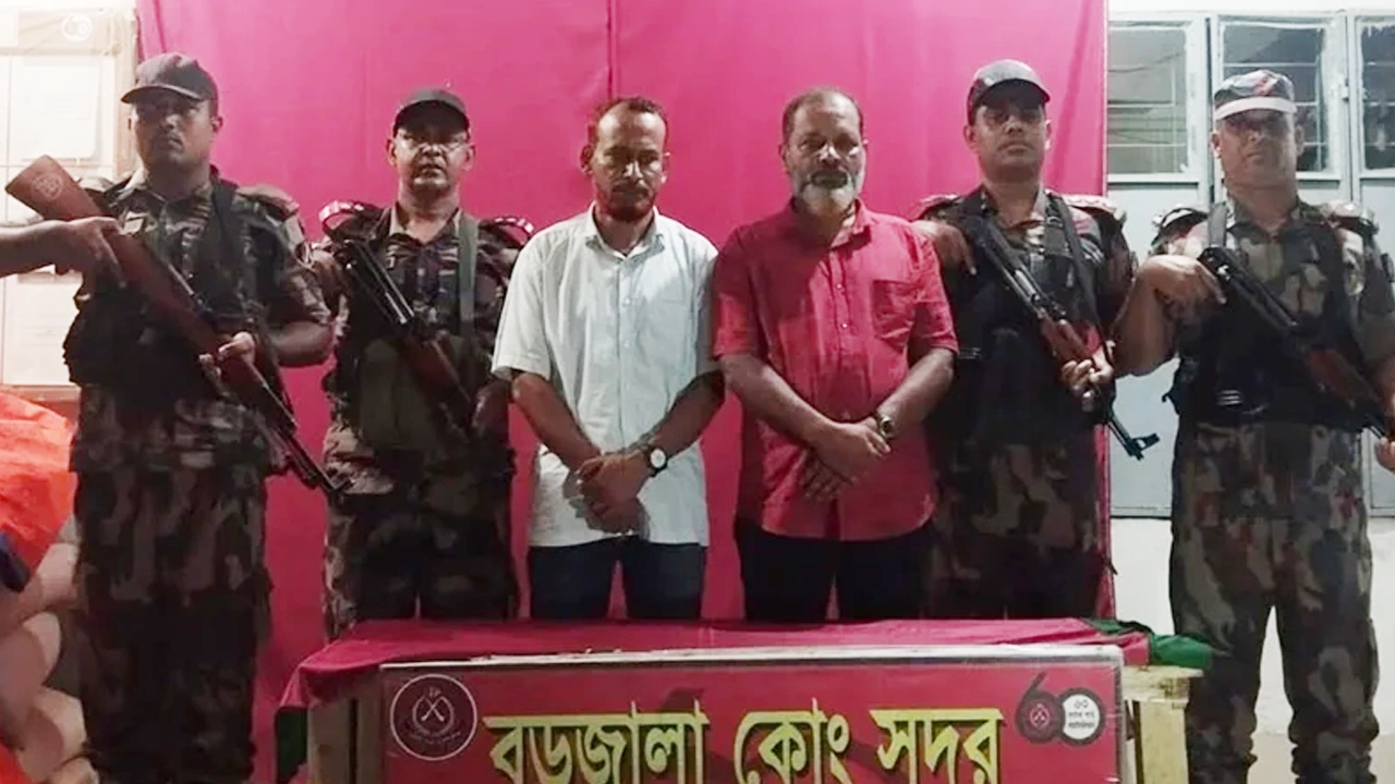 আওয়ামী লীগ নেতা টিপু সুলতান ওরফে টাইগার টিপু এবং মো. মারজানুর রহমান। ছবি : সংগৃহীত
