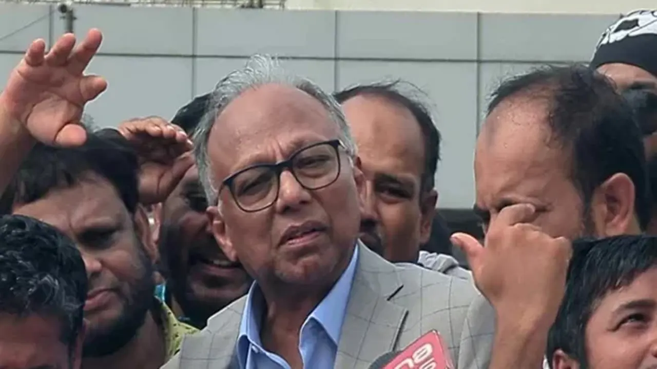 আমার দেশ পত্রিকার সম্পাদক মাহমুদুর রহমান। ছবি : সংগৃহীত
