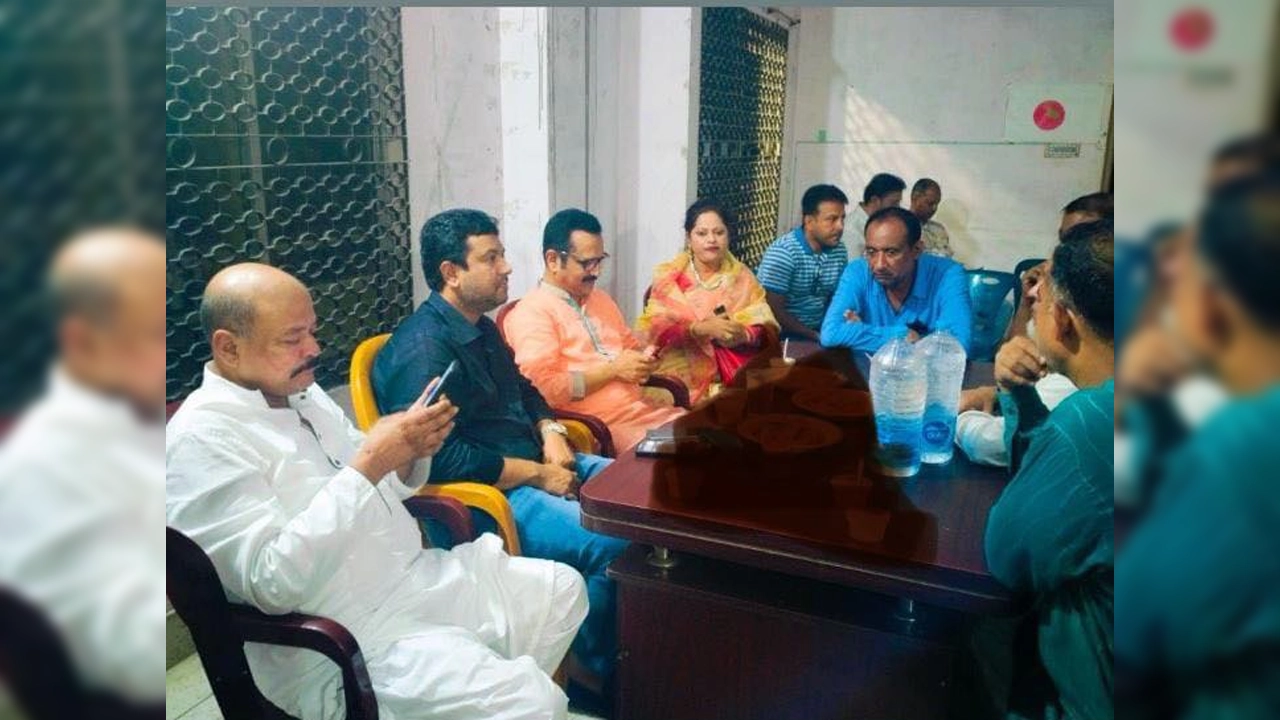 মুন্সীগঞ্জের মুক্তারপুর মন্দিরে মতবিনিময় সভায় নজরুল ইসলাম আজাদ। ছবি : কালবেলা