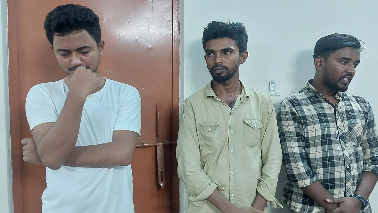 শিক্ষার্থীদের তোপের মুখে পরীক্ষা দিতে পারেনি রাবি ছাত্রলীগ নেতা