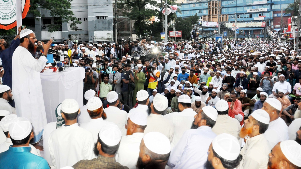 সমাবেশে বক্তব্য রাখেন মুফতি সৈয়দ মুহাম্মদ ফয়জুল করিম। ছবি : কালবেলা