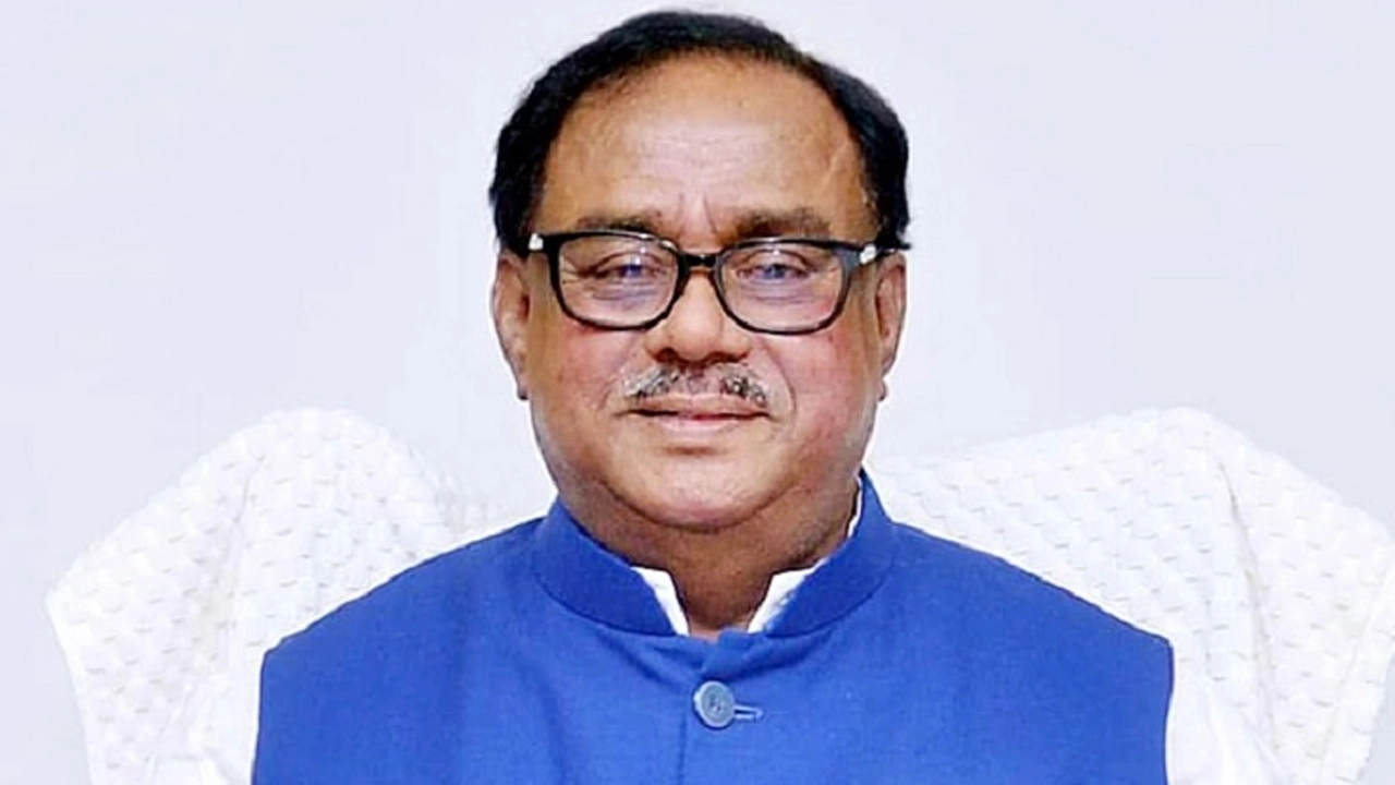 সাবেক খাদ্যমন্ত্রী সাধন চন্দ্র মজুমদার। ছবি : সংগৃহীত