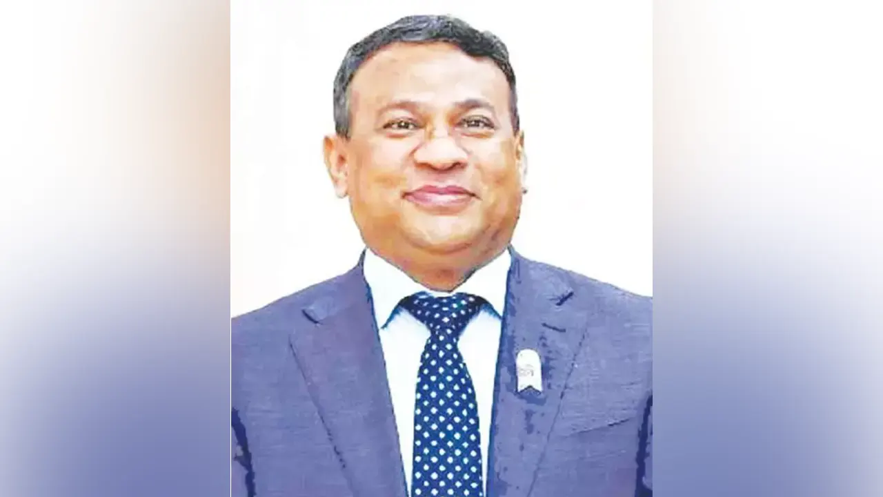 স্ত্রীসহ দেশত্যাগে  নিষেধাজ্ঞা এনএসআইয়ের সাবেক মহাপরিচালকের। ছবি : সংগৃহীত
