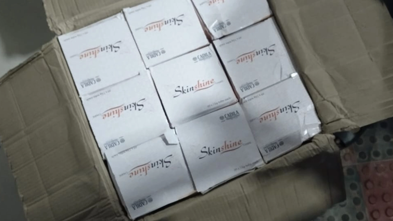 জব্দ হওয়া পণ্য। ছবি : কালবেলা