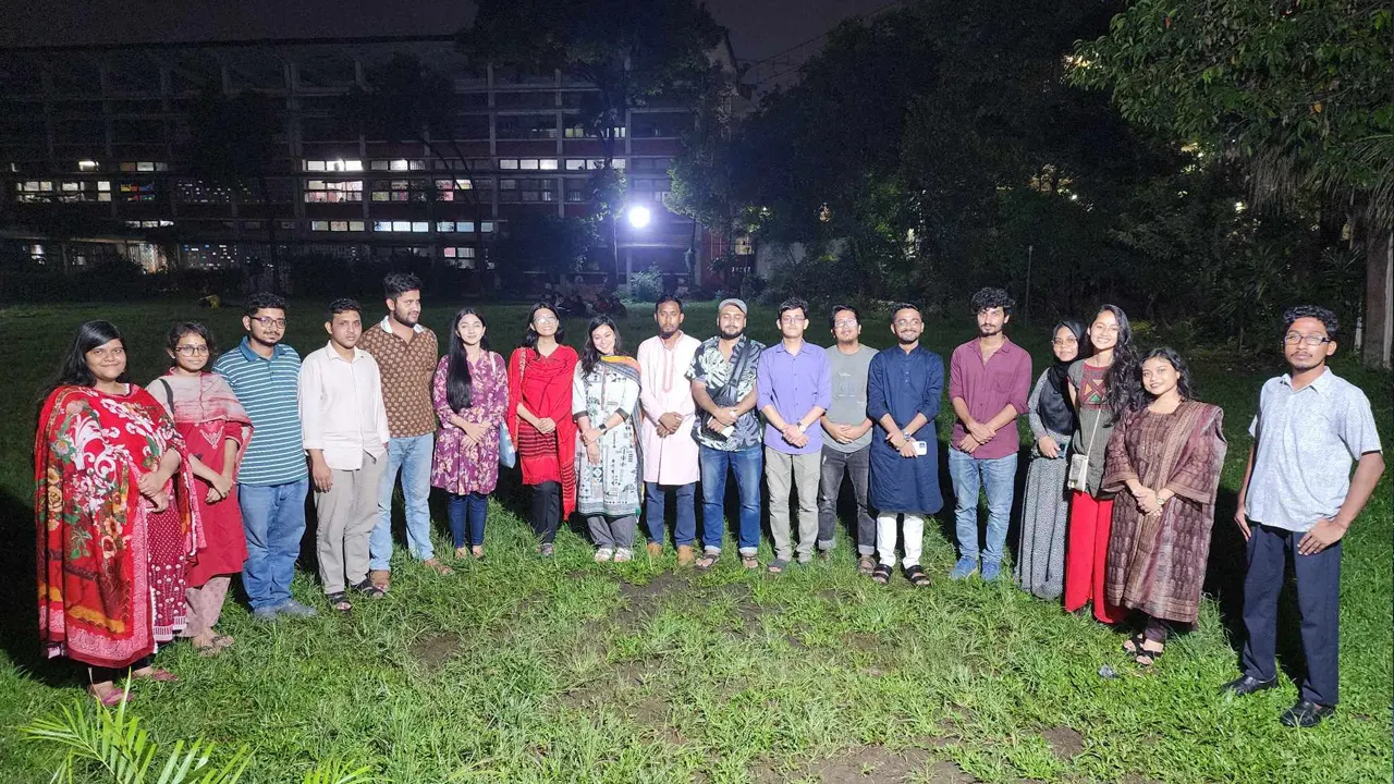 ঢাকা ইউনিভার্সিটি ফোকলোর এসোসিয়েশন (ডুফা) এর সদস্যবৃন্দ। ছবি : কালবেলা