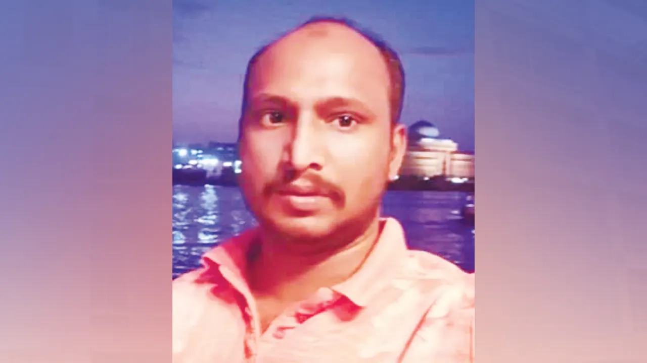 দিনে চাঁদার বিপক্ষে মাইকিং, রাতে নিজেই চাঁদাবাজ