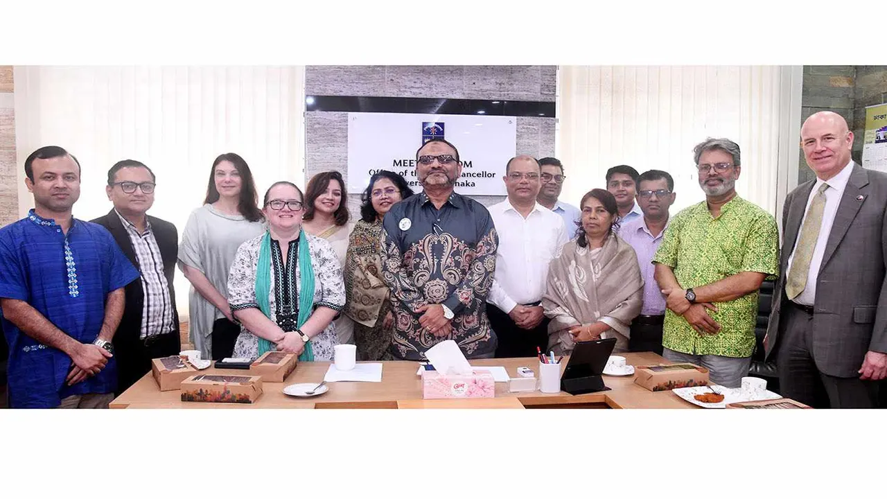 ঢাবি উপাচার্যের সঙ্গে ইউএসএইড ও আইএফইএস প্রতিনিধিদল। ছবি : সংগৃহীত