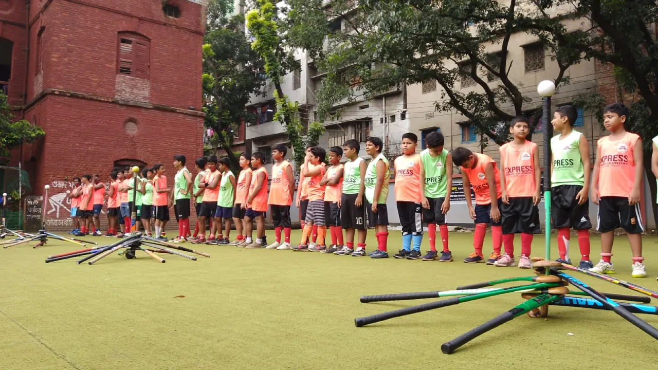 একাডেমির ব্যানারে সপ্তাহব্যাপী হকি প্রশিক্ষণ ক্যাম্পের আয়োজন। ছবি : সংগৃহীত