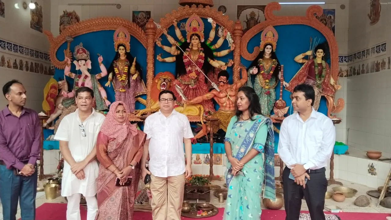 খুলনা বিভাগীয় কমিশনার হেলাল মাহমুদ শরীফ। ছবি : কালবেলা