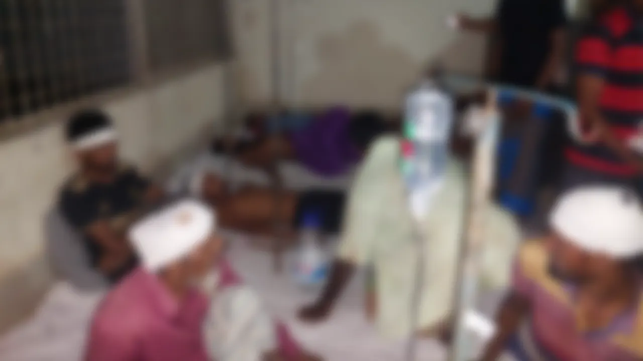 সংঘর্ষে আহত নেতাকর্মীরা। ছবি : কালবেলা