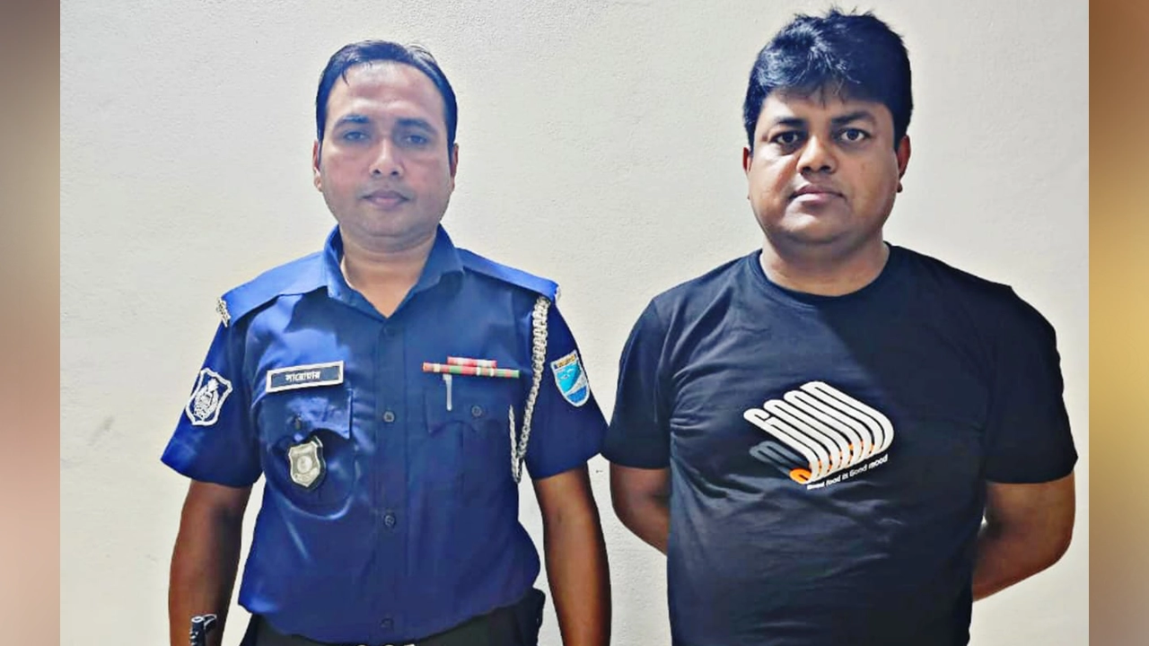 গ্রেপ্তার যুবলীগ নেতা ফারুক হাওলাদার। ছবি : কালবেলা