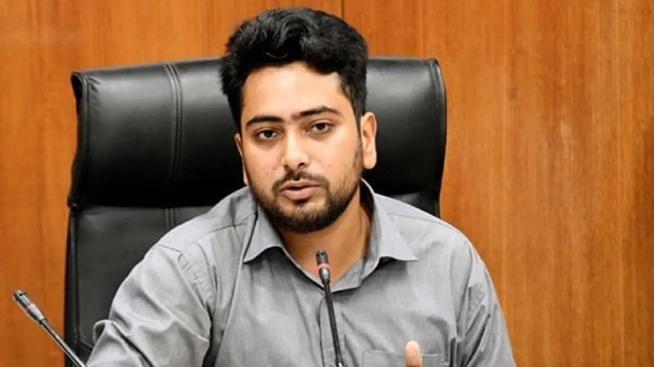 তথ্যপ্রযুক্তি উপদেষ্টা নাহিদ ইসলাম। ছবি : সংগৃহীত