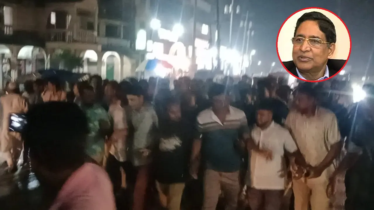 সাবেক কৃষিমন্ত্রী আব্দুর রাজ্জাককে গ্রেপ্তারের খবরে টাঙ্গাইলে আনন্দ মিছিল। ছবি : কালবেলা