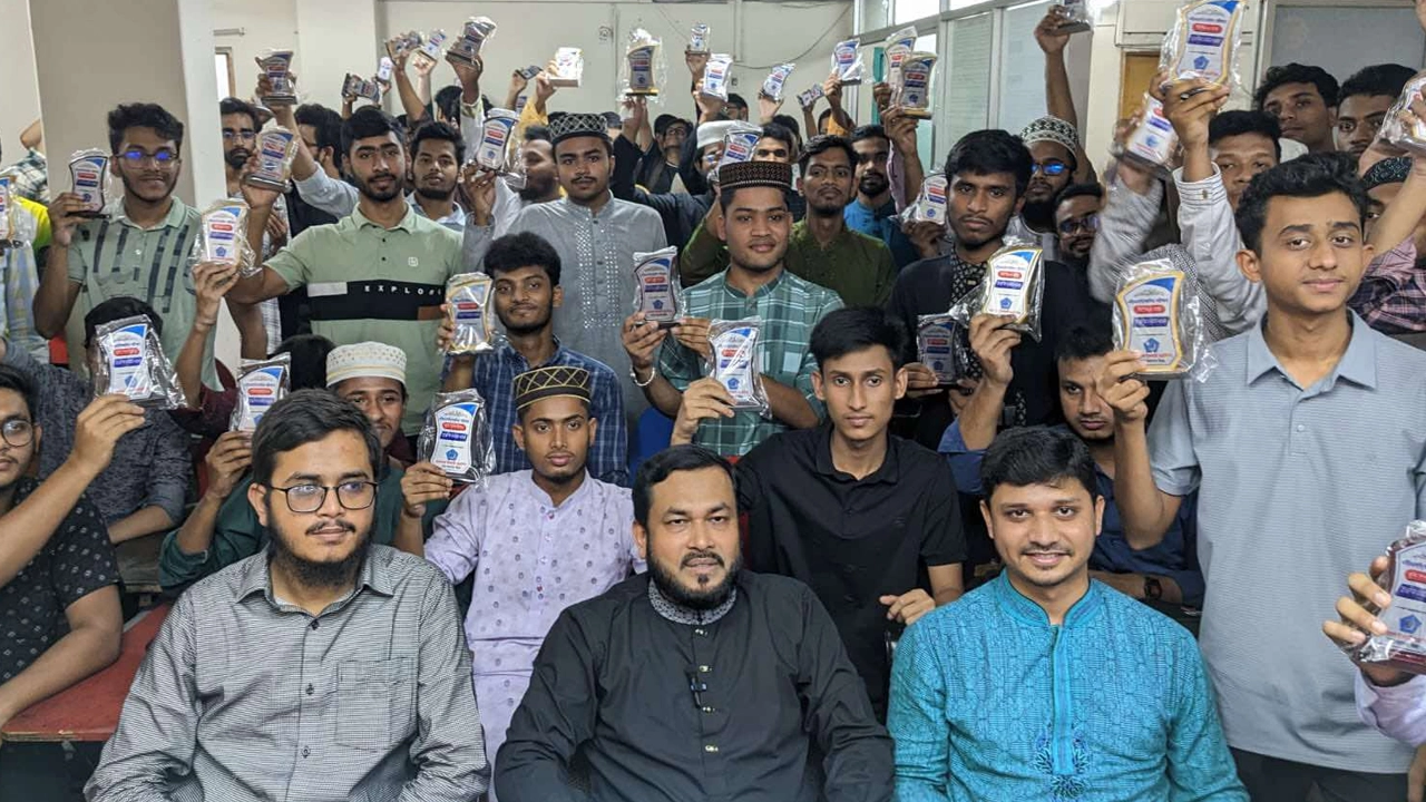 জিপিএ-৫ প্রাপ্তদের সংবর্ধনা দিয়েছে ঢাকা মহানগর উত্তর ছাত্রশিবির। ছবি : সংগৃহীত