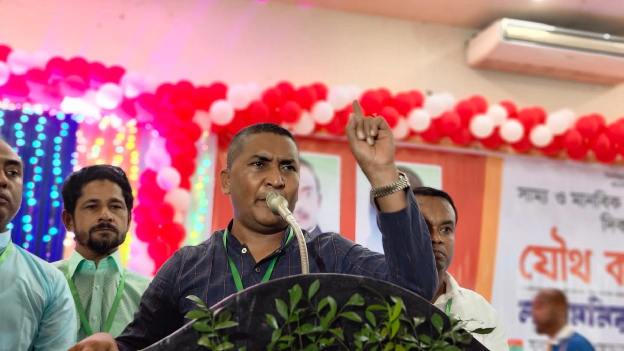 লালমনিরহাটে দিকনির্দেশনামূলক যৌথ কর্মিসভায় কথা বলেন নুরুল ইসলাম নয়ন। ছবি : কালবেলা
