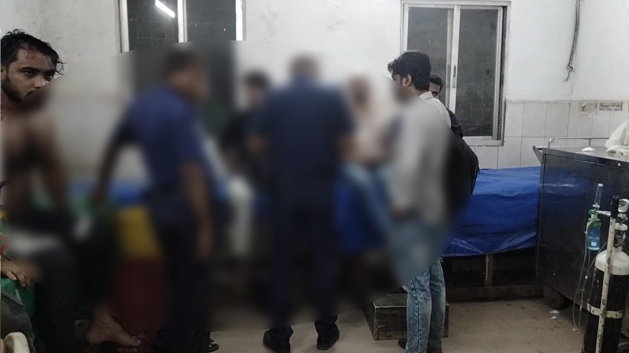 আহতদের হাসপাতালে ভর্তি করা হয়েছে। ছবি : কালবেলা