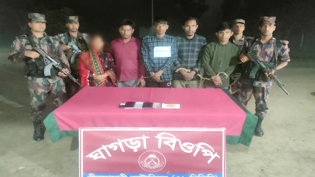 পঞ্চগড়ের সদর উপজেলা সীমান্তে অবৈধভাবে ভারতে অনুপ্রবেশের চেষ্টার সময় শিশুসহ ৬ বাংলাদেশিকে আটক। ছবি : কালবেলা