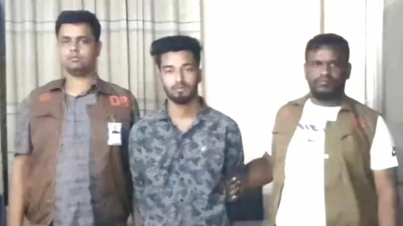 গ্রেপ্তার আশিকুর রহমান। ছবি : কালবেলা
