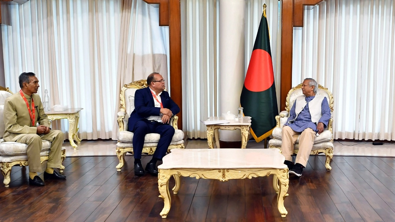 যমুনায় প্রধান উপদেষ্টার সঙ্গে জাতীয়তাবাদী সমমনা জোটের সংলাপ। ছবি : কালবেলা