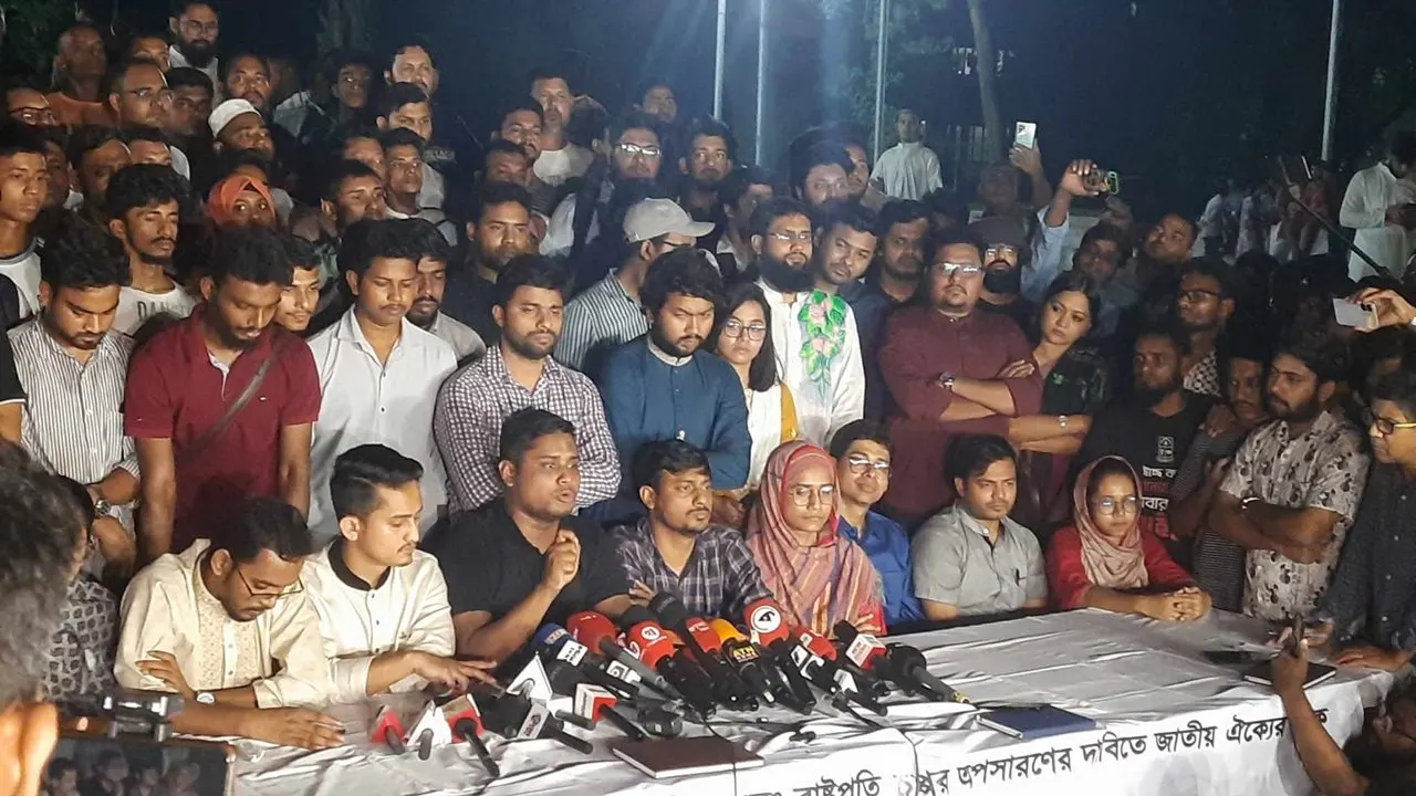 সংবাদ সম্মেলনে বৈষম্যবিরোধী ছাত্র আন্দোলনের আহ্বায়ক হাসনাত আব্দুল্লাহ। ছবি : সংগৃহীত