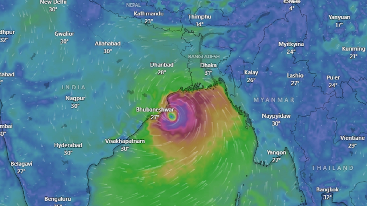 ১২০ কিমি বেগে তাণ্ডব চালাতে পারে ঘূর্ণিঝড় ‘দানা’। ছবি : সংগৃহীত