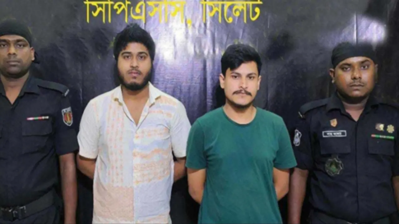 গ্রেপ্তার ছাত্রলীগের দুই নেতা। ছবি : কালবেলা