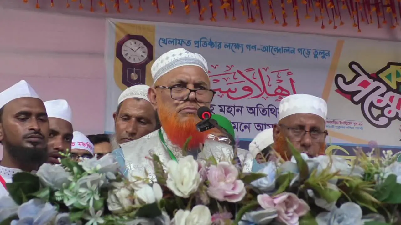 বক্তব্য রাখছেন বাংলাদেশ খেলাফত মজলিসের মহাসচিব ড. আহমদ আবদুল কাদের। ছবি : কালবেলা