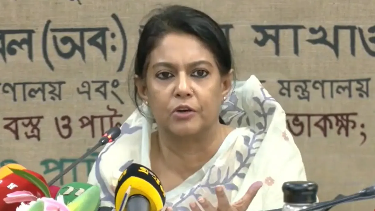 ব্রিফিংয়ে উপদেষ্টা সৈয়দা রিজওয়ানা হাসান। ছবি : সংগৃহীত