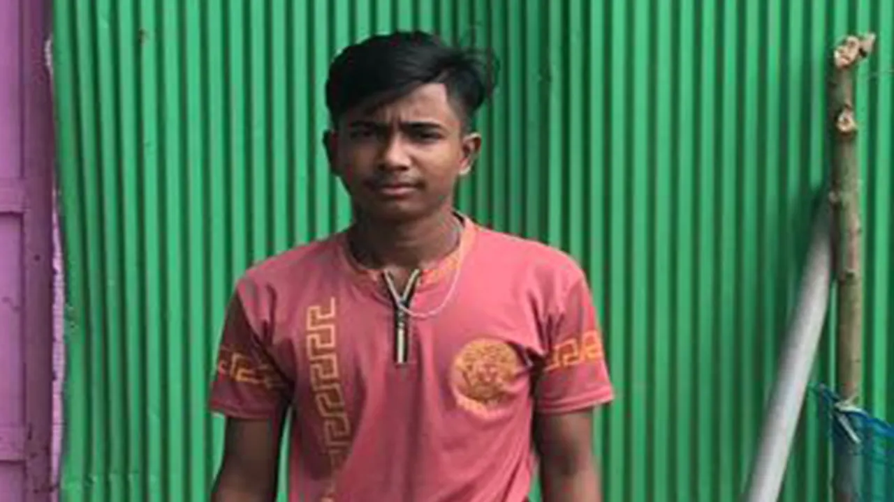মিছিলে পুলিশের গুলিতে আহত মো. রাশেদ। ছবি : কালবেলা
