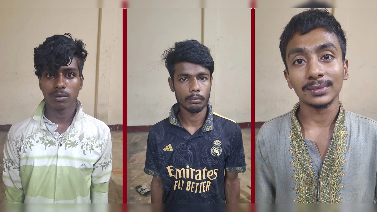 রাজধানীর বংশাল এলাকা থেকে তিন ছিনতাইকারীকে গ্রেপ্তার করেছে ডিএমপি। ছবি : সংগৃহীত